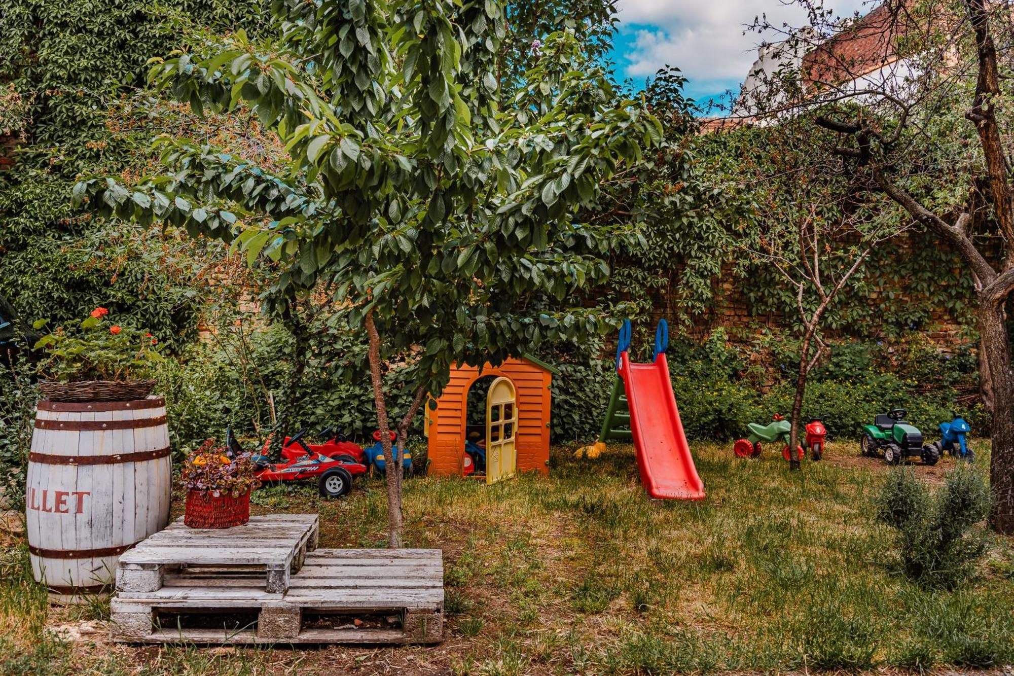 Central Athena Studio - Inima Pietei Unirii - By Openhouse Apartments Temesvár Kültér fotó