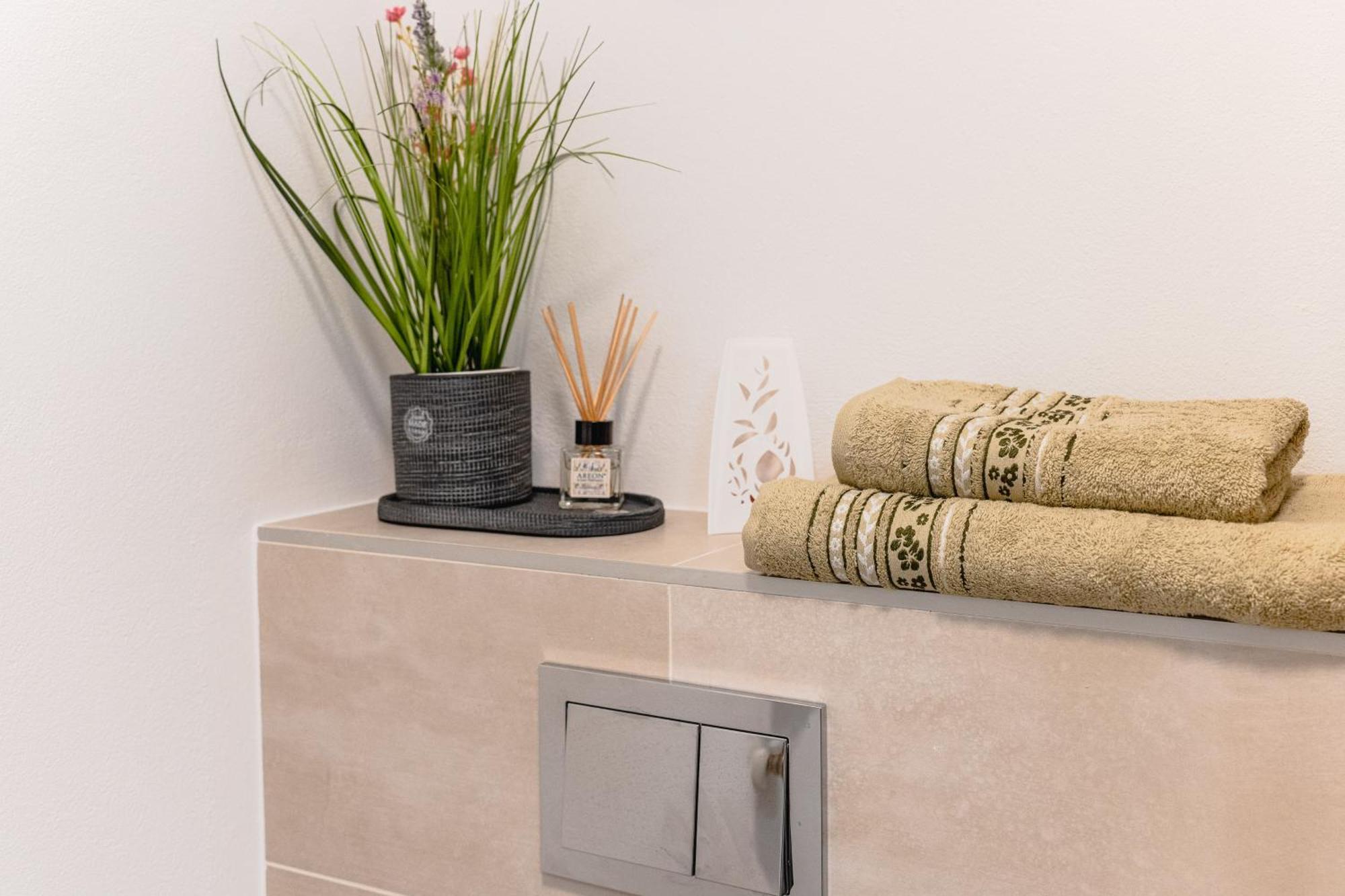 Central Athena Studio - Inima Pietei Unirii - By Openhouse Apartments Temesvár Kültér fotó